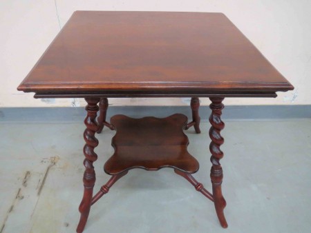 6107 - Stolek odkladaci mahagon 1910  61 x 61 cm V - 63 cm  -  3 900 kc